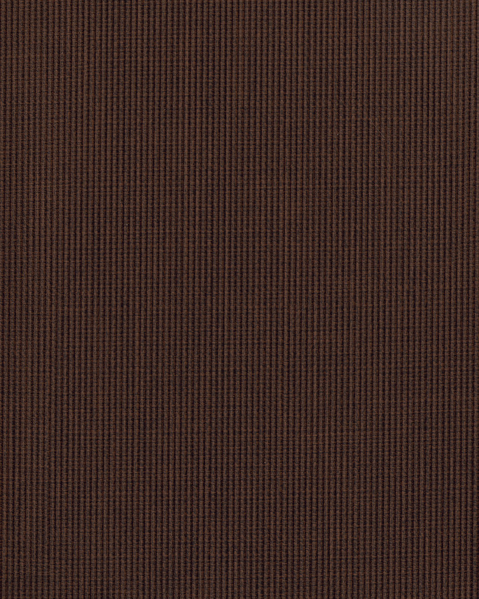 สีน้ำตาลเข้ม