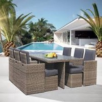 Chaise de salle à manger grande taille KD Outdoor Farmhouse avec coussins en PU haute densité, table à plateau en verre, structure en polyrotin pour salon et cuisine
