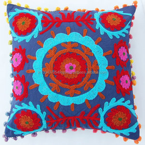 Nouvelle housse de coussin lavable et confortable avec broderie traditionnelle indienne Suzani personnalisée, style tendance - Product Image 2