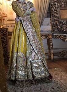 Vestido de Novia Tradicional Indio/Pakistaní de Acetato, Largo hasta el Suelo, con Bordado Zardozi, de ATIYA LIBAS - Product Image 2