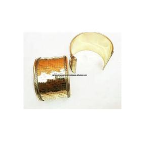 Vente en gros d'accessoires de bijoux personnalisés Bracelets de manchette en laiton plaqué or pour les filles Cadeaux - Product Image 2