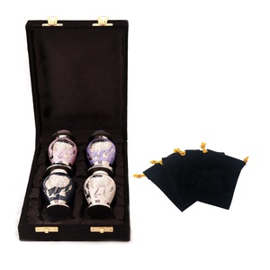 ชุดโกศทองเหลืองสไตล์ยุโรปสลักลายกุหลาบ เป็นมิตรกับสิ่งแวดล้อม ปรับแต่งได้ ชุด 4 ใบ หลากสี สำหรับเก็บอัฐิ - Product Image 3