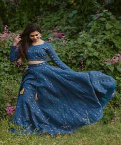 Lehenga Choli long de créateur indien avec de magnifiques broderies, vente en gros à Surat, prix le plus bas du marché, vêtement ethnique Alphanumero - Product Image 2