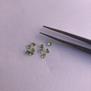 5mm naturel vert péridot facettes trillion coupe pierres précieuses en vrac du fabricant fournisseur meilleur prix d'usine en gros réel AAA - Product Image 2