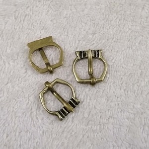 Broche en cuivre Viking médiévale pour boucle Petit bracelet en cuir pour boucle avec finition en laiton Modèle TT-09 - Product Image 5