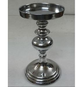 Soportes de velas hechos a mano al por mayor Último diseñador antiguo vintage casual al por mayor portavelas de pilar de metal - Product Image 2