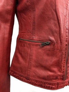 Chaqueta de cuero para mujer Tour Waxed Red hecha de piel de cordero genuina suave con un elegante diseño de motociclista perfecto para la moda de vanguardia - Product Image 4