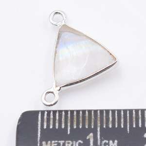 Colgante de Plata de Ley 925 con Forma de Triángulo de Piedra Lunar, Chapado en Plata, Hecho a Mano para la Creación de Joyas - Product Image 3