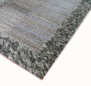 พรมขนปุยสีเทาทำด้วยมือทันสมัยกันลื่นขนสัตว์อินเดียและปอกระเจาทอสำหรับใช้ในบ้าน - Product Image 1
