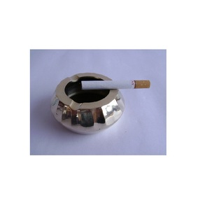Cendrier classique de haute qualité en métal nickelé accessoires pour fumeurs cendrier en aluminium Vente en gros en usine - Product Image 1