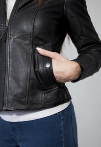 Veste en peau d'agneau noire à bout zippé pour femme Style motard authentique doux pour la sophistication quotidienne Produit fini - Product Image 3