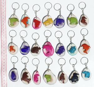 Porte-clés animaux sculpté à la main Tagua Nut Vegetal Ivory Stainless Steel Keyrings Wholesale Art and Crafts From Ecuador - Product Image 2