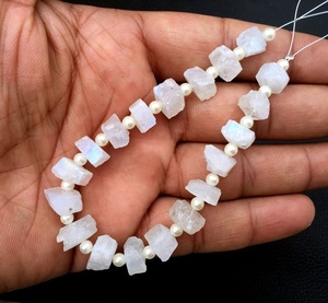 Impresionante calidad 1 hebra Natural maravilloso Arco Iris piedra lunar azul llamativo Centro perforado pulido áspero 19 piezas - Product Image 3