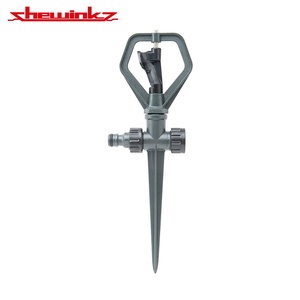Aspersor giratorio metálico para jardín con estaca para exteriores de verano - Product Image 2