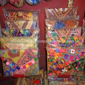 Nuevos bolsos de mano de diseñador de algodón de retazos multicolor hechos a mano, proveedor mayorista de India - Product Image 1