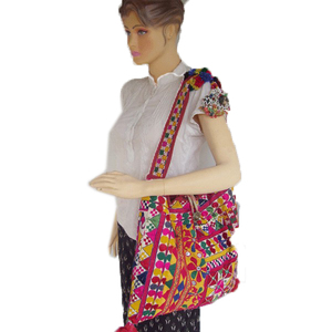 Sac à main indien avec broderie Vintage - Product Image 2