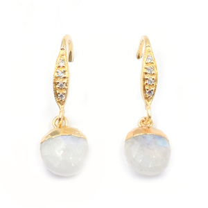 เรนโบว์มูนสโตน27ถึง28มม. พร้อมเงินสเตอร์ลิงเซอร์คอนหูลวดรูปวงรีต่างหูชุบทอง - Product Image 1