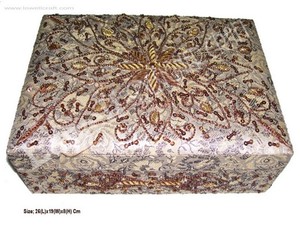 Cajas de regalo decorativas bordadas a mano Zari Caja de joyería de lujo (10 "WX7.5" LX3 "H) - Product Image 1