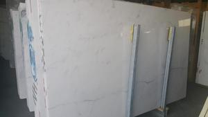 แผ่นหินอ่อน Bianco Ibiza สีขาว หนา 20 มม. แบบสั่งตัดพิเศษ ปี 2023 ขัดเงา ราคาขายส่ง สำหรับตกแต่งภายใน ประเทศตุรกี - Product Image 5