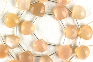 Pierre de lune naturelle à facettes en forme de cœur, perles de qualité supérieure pour la fabrication de bijoux, Collection de pierres, vente en gros - Product Image 2