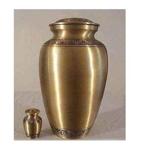 Urnas de cremación clásicas de latón, juego de tres fabricantes, venta directa de fábrica - Product Image 1