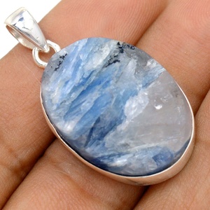Vente en gros de pendentif en kyanite bleue en argent sterling 925 belle pierre précieuse de kyanite bleue naturelle serti de lunette bijoux incrustés - Product Image 1