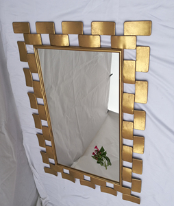 Specchio da Parete Rettangolare con Cornice in Metallo Dorato e Design Alberghiero - Product Image 5