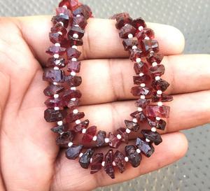 พลอยโกเมนธรรมชาติคุณภาพสูงรูปร่างไม่สม่ำเสมอไม่ผ่านการบำบัดการทำเครื่องประดับหยาบหินประจำเดือนมกราคม - Product Image 4