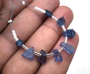 Iolite-GEMA Natural azul de alta calidad, forma irregular, parte superior rugosa, hecha a mano - Product Image 4