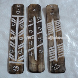 Quemadores de incienso de madera de mango quemada, tallados a mano en India por Laxmans, diseños variados para uso religioso diario, venta al por mayor. - Product Image 3