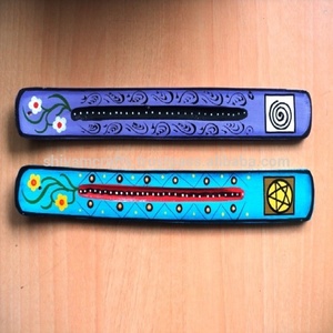 Bois de manguier symboles sacrés peint à la main bâtons d'encens brûleurs/supports fournisseur en gros de l'Inde - Product Image 3