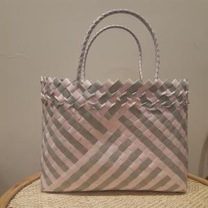 Wholesale Cheapest square Pattern Plastic <b>Shopping</b> <b>Basket</b> Bag with pink and Grey Color From Vietnam - Product Image 3