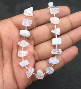 Pierre de lune arc-en-ciel naturelle de haute qualité de haute qualité bleu Centre Flashy percé brut poli pour la fabrication de bijoux fabrication blanc - Product Image 2