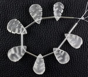 Quartz naturel de qualité impressionnante pierre précieuse en forme de poire brute non traitée cristal incolore pierre précieuse blanche vente en gros - Product Image 1