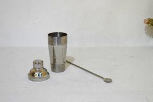 Vantage Modern Luxury Fancy Acero inoxidable Venta caliente Coctelera para uso en bar - Product Image 3