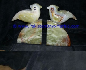 Serre-livres Onyx Parrot Novelty Bird pour ajouter du style et de la fonction à votre maison ou votre bureau - Product Image 4