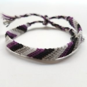 สร้อยข้อมือลายทางสีม่วง งานแฮนด์เมด - Product Image 1