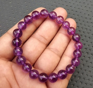 กำไลข้อมือพลอยสีม่วงธรรมชาติลูกปัดกลมเรียบทำด้วยมือ - Product Image 2