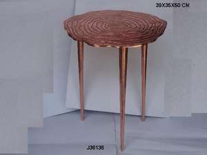 Mesa lateral de trípode fundido con acabado de oro rosa en aluminio, también disponible en latón y otros muebles de Metal para el hogar - Product Image 4