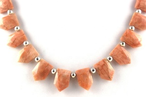 เหลี่ยมเพชรพลอยรูปห้าเหลี่ยมธรรมชาติแอปเปิ้ลปะการังหินโมราพลอย Briolette ลูกปัด2022แฟชั่นเครื่องประดับทำหิน - Product Image 5