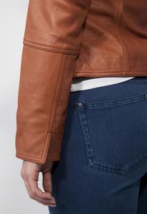 Veste en cuir à la cannelle de style motard chic et sur mesure pour femmes en peau de mouton d'agneau véritable douce - Product Image 5