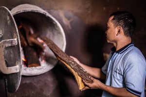BEST <b>HOOKAH</b> CHARCOAL IN INDONESIA! LESS ASH AND PURE 100% COCONUT long burning time Shisha charcoal - Product Image 5