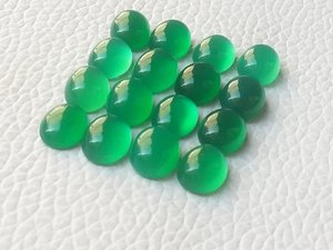 Pierre précieuse d'onyx vert naturel de 6x8 mm, cabochon ovale lâche, calibré, qualité AAA+ - Product Image 2