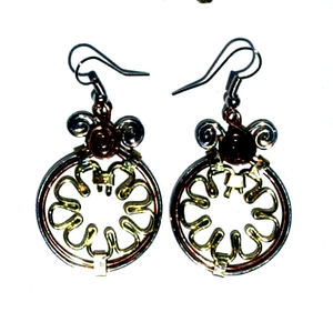 Pendientes colgantes con estilo hechos a mano, Pendientes colgantes de moda peruana, directos desde Perú, alambre de Metal duradero, hermoso diseño - Product Image 1