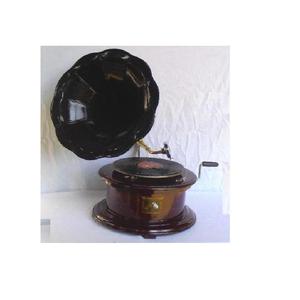 Gramófono de Venta caliente con base redonda de madera y cuerno de latón Acabado en cobre Gramófono para uso en la decoración de la función del hogar - Product Image 2