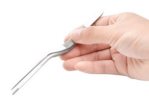 Pinces de précision en acier inoxydable de qualité industrielle et bricolage Pince à épiler culinaire avec pointe fine dentelée Finition résistante à la corrosion - Product Image 4