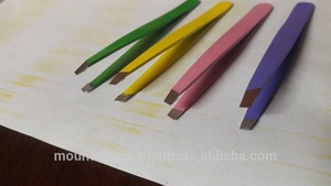 Pinzas profesionales de titanio para cejas, la mejor herramienta de maquillaje para dar forma a las cejas, Punta puntiaguda, Material de acero inoxidable - Product Image 2