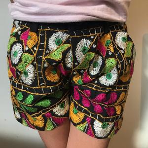 Short en toile à usage domestique rétro bohème brodé à la main motif floral élastique taille moyenne respirant chaud coupe droite lavage coloré - Product Image 1