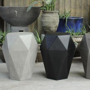 Table d'appoint/table d'appoint au design moderne avec plateau étanche à 100% ° pour une utilisation formelle à l'intérieur ou à l'extérieur - Product Image 1