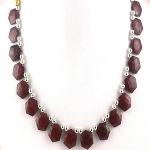 Cuentas de Jaspe Rojo Natural en Forma de Hexágono Facetado para la Fabricación de Joyería, Venta al por Mayor - Product Image 1